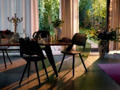 Vitra EM Table Tafel 200x90 Massief Eiken, Ecru 26 Vitra EM Table Tafel 200x90 Massief Eiken, Ecru -Vitra Verkoopwinkel x886x886 0278.jpg.pagespeed.ic .C wcrVqR8H