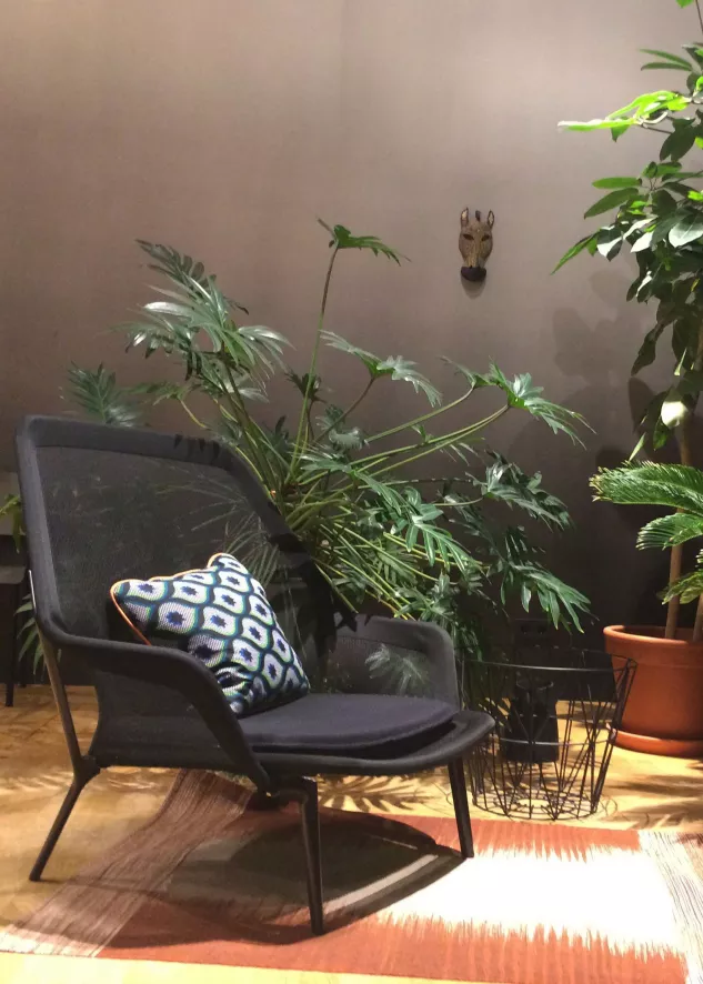 Vitra Slow Chair Met Ottoman Loungestoel Bruin / Poedercoating Aubergine 14 Vitra Slow Chair Met Ottoman Loungestoel Bruin / Poedercoating Aubergine - Afbeelding 14