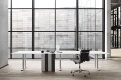 Vitra EA 117 Bureaustoel Hopsak Zwart, Verchroomd, Harde Wielen 24 Vitra EA 117 Bureaustoel Hopsak Zwart, Verchroomd, Harde Wielen -Vitra Verkoopwinkel x886x886 0586.jpg.pagespeed.ic .LwBAQlaTQQ