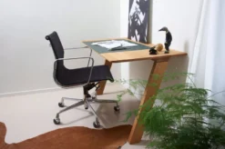 Vitra EA 117 Bureaustoel Hopsak Zwart, Verchroomd, Harde Wielen 27 Vitra EA 117 Bureaustoel Hopsak Zwart, Verchroomd, Harde Wielen -Vitra Verkoopwinkel x886x886 1150.jpg.pagespeed.ic .1gGxa5Rn9O