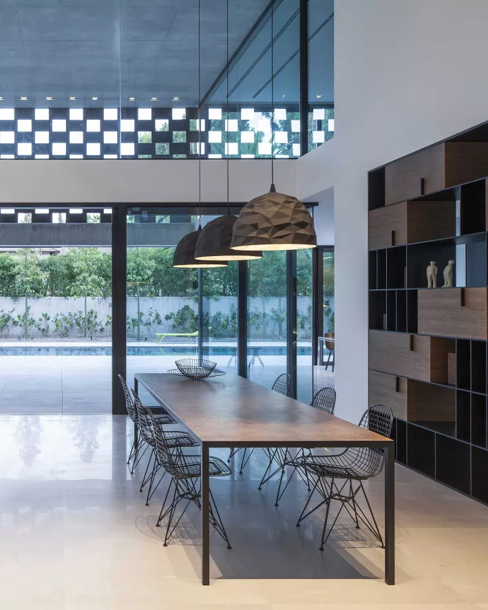 Vitra Eames Wire Chair DKR Stoel Wit Gepoedercoat Onderstel 6 Vitra Eames Wire Chair DKR Stoel Wit Gepoedercoat Onderstel - Afbeelding 6