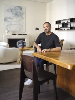 Vitra Standard SP Stoel Shell Warmgrey, Base Gris Vermeer 36 Vitra Standard SP Stoel Shell Warmgrey, Base Gris Vermeer -Vitra Verkoopwinkel x886x886 3896127chaisetoutboisemmanueldebayserportraitmaster.jpg.pagespeed.ic .gozacJVKam