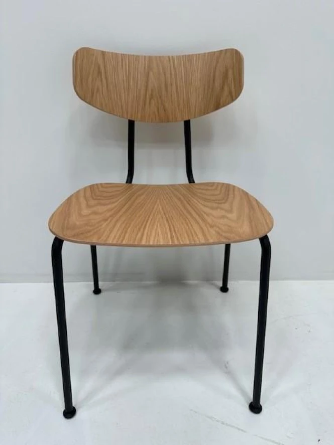 Vitra Tweedekansje - Moca Stoel Zwart Gepoedercoat Onderstel Naturel Eiken 17 Vitra Tweedekansje - Moca Stoel Zwart Gepoedercoat Onderstel Naturel Eiken - Afbeelding 17