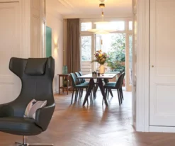 Vitra Grand Repos Loungestoel Met Ottoman, Leder Premium Camel -Vitra Verkoopwinkel x886x886 binnenkijker amsterdam zuid 4.jpg.pagespeed.ic .znA4C CzI2 2