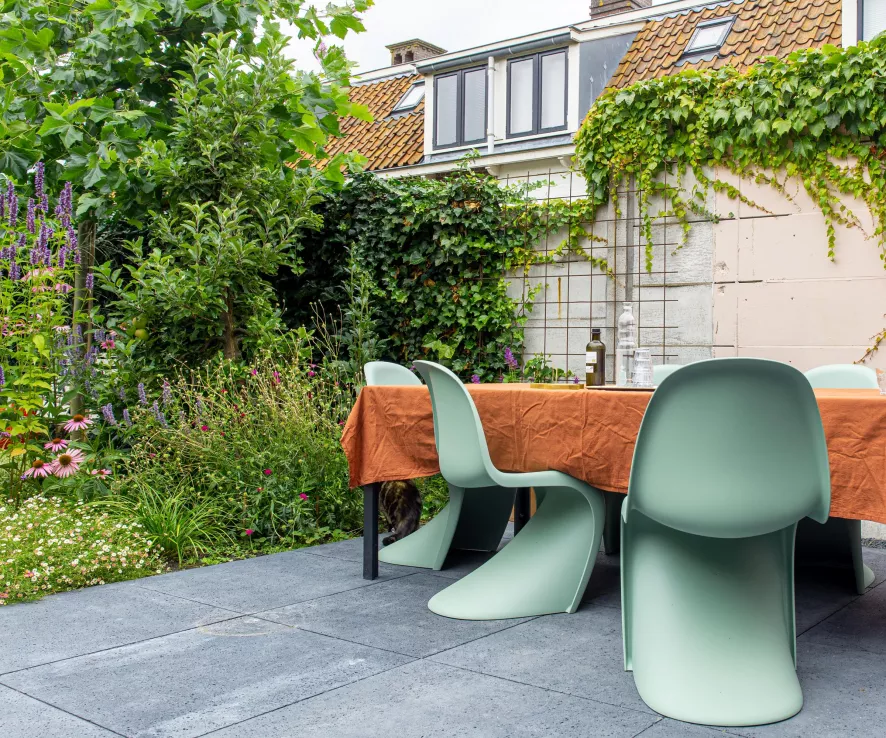 Vitra Panton Chair Stoel (nieuwe Zithoogte) Diepzwart 18 Vitra Panton Chair Stoel (nieuwe Zithoogte) Diepzwart - Afbeelding 18