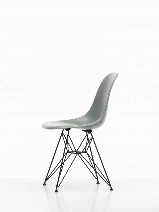 Vitra Eames DSR Fiberglass Stoel Zwart Onderstel, Parchment 4 Vitra Eames DSR Fiberglass Stoel Zwart Onderstel, Parchment - Afbeelding 4