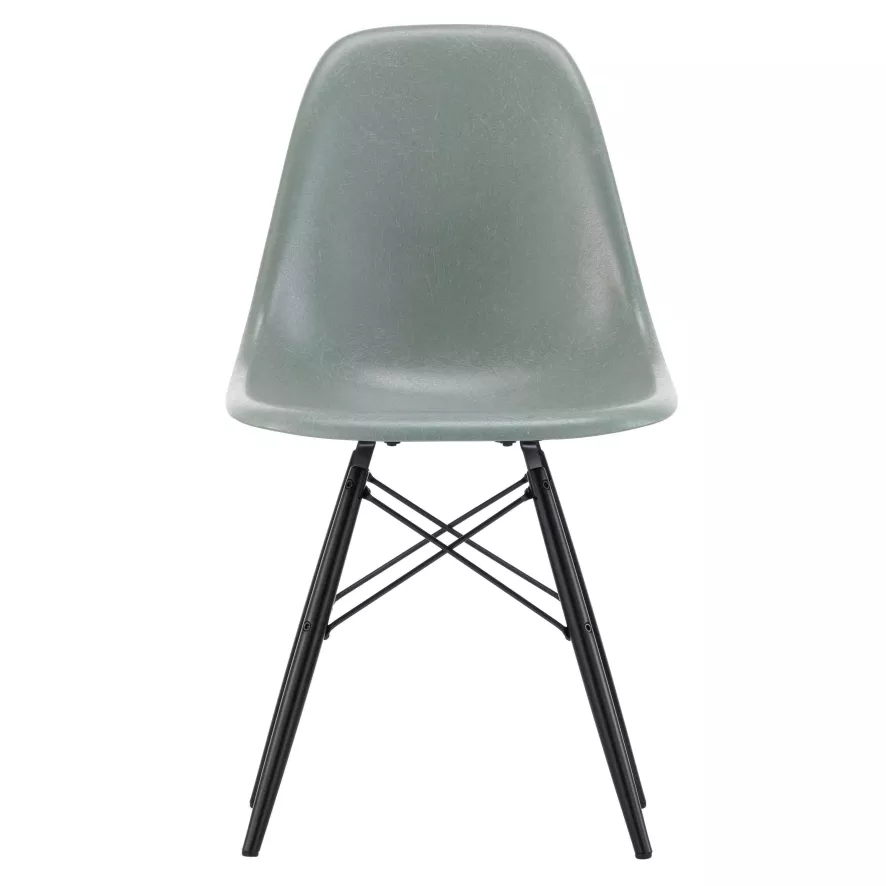 Vitra Eames DSW Fiberglass Stoel Esdoorn Zwart, Sea Foam Green 1 Vitra Eames DSW Fiberglass Stoel Esdoorn Zwart, Sea Foam Green