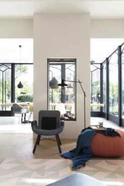 Vitra East River Chair Fauteuil Stofmix Rood -Vitra Verkoopwinkel x886x886 jkfmonabri17hr005.jpg.pagespeed.ic .At40 UdZ6e