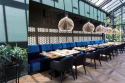 Vitra Softshell Stoel Met Zwart Onderstel, Plano 18 -Vitra Verkoopwinkel x886x886 restaurantmezger.jpg.pagespeed.ic .yEeVL1HE7f