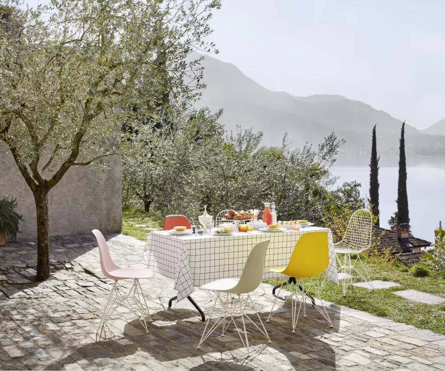 Vitra DSR Stoel, Kuip Poppy Red, Onderstel Wit Gepoedercoat 7 Vitra DSR Stoel, Kuip Poppy Red, Onderstel Wit Gepoedercoat - Afbeelding 7