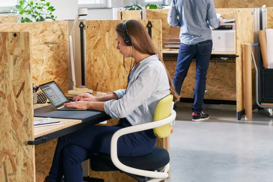 Vitra Allstar Bureaustoel Zachte Wielen Witte Armleuning Nero Rugleuning 5 Vitra Allstar Bureaustoel Zachte Wielen Witte Armleuning Nero Rugleuning - Afbeelding 5