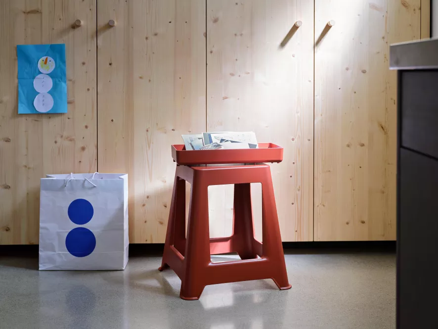 Vitra Chap Kruk Diepzwart 2 Vitra Chap Kruk Diepzwart - Afbeelding 2