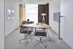 Vitra EA 104 Stoel Leder Nero, Onderstel Verchroomd 37 Vitra EA 104 Stoel Leder Nero, Onderstel Verchroomd -Vitra Verkoopwinkel x886x886 vitra ea 101 stoel zwart aluminium onderstel21.jpg.pagespeed.ic .Q894c0L2yc