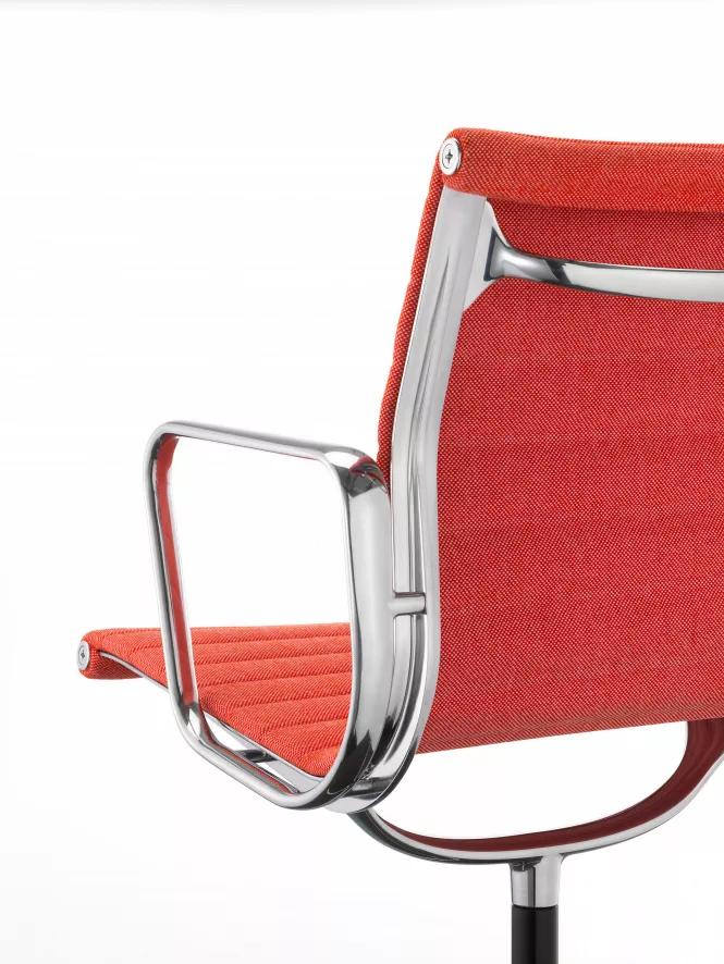 Vitra EA 104 Stoel Leder Nero, Onderstel Verchroomd 13 Vitra EA 104 Stoel Leder Nero, Onderstel Verchroomd - Afbeelding 13