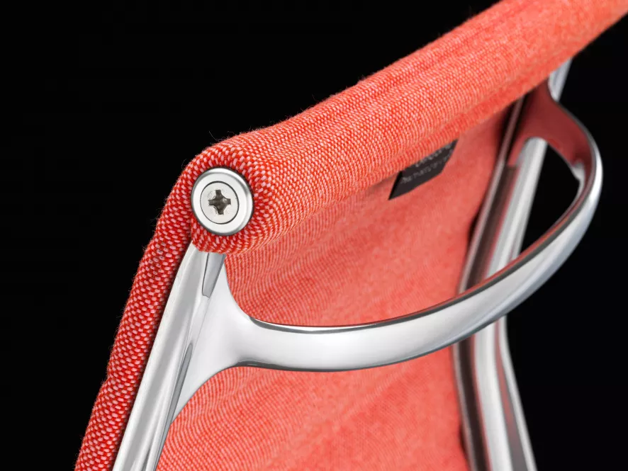 Vitra EA 104 Stoel Hopsak Ijsblauw/ivoor, Onderstel Verchroomd 14 Vitra EA 104 Stoel Hopsak Ijsblauw/ivoor, Onderstel Verchroomd - Afbeelding 14