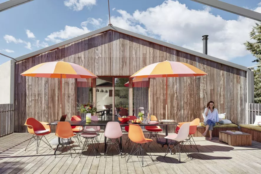 Vitra Eames DAR Stoel Zwart Gepoedercoat Onderstel, Wit 2 Vitra Eames DAR Stoel Zwart Gepoedercoat Onderstel, Wit - Afbeelding 2