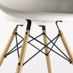 Vitra Eames DAW Stoel Geelachtig Esdoorn Onderstel, Wit 31 Vitra Eames DAW Stoel Geelachtig Esdoorn Onderstel, Wit -Vitra Verkoopwinkel x886x886 vitra eames daw stoel sfeer1.jpg.pagespeed.ic .9murc66BwB 1