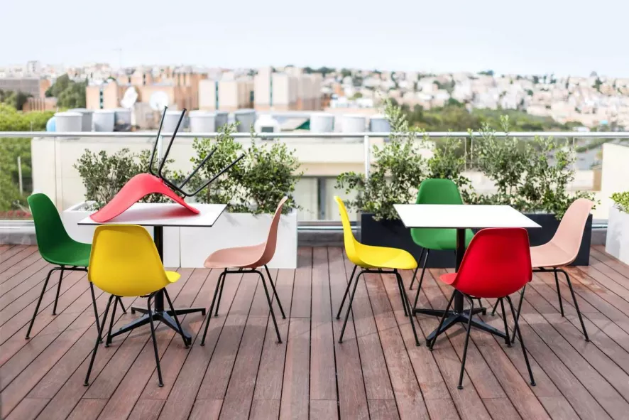 Vitra Eames DSX Stoel Zwart Gepoedercoat Onderstel, Rusty Orange 3 Vitra Eames DSX Stoel Zwart Gepoedercoat Onderstel, Rusty Orange - Afbeelding 3