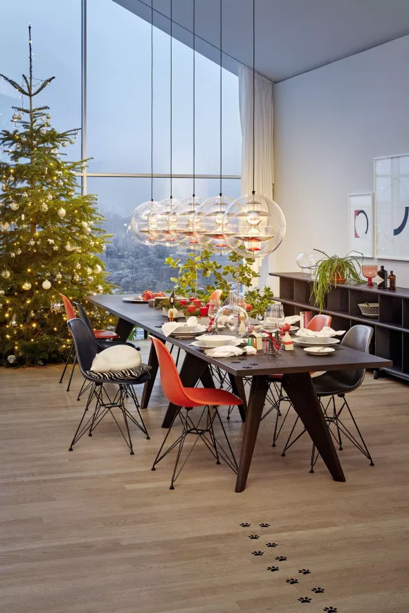 Vitra Eames DSR Stoel Zwart Gepoedercoat Onderstel, Poppy Red 5 Vitra Eames DSR Stoel Zwart Gepoedercoat Onderstel, Poppy Red - Afbeelding 5