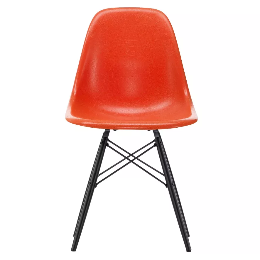 Vitra Eames DSW Fiberglass Stoel Esdoorn Zwart, Red Orange 1 Vitra Eames DSW Fiberglass Stoel Esdoorn Zwart, Red Orange