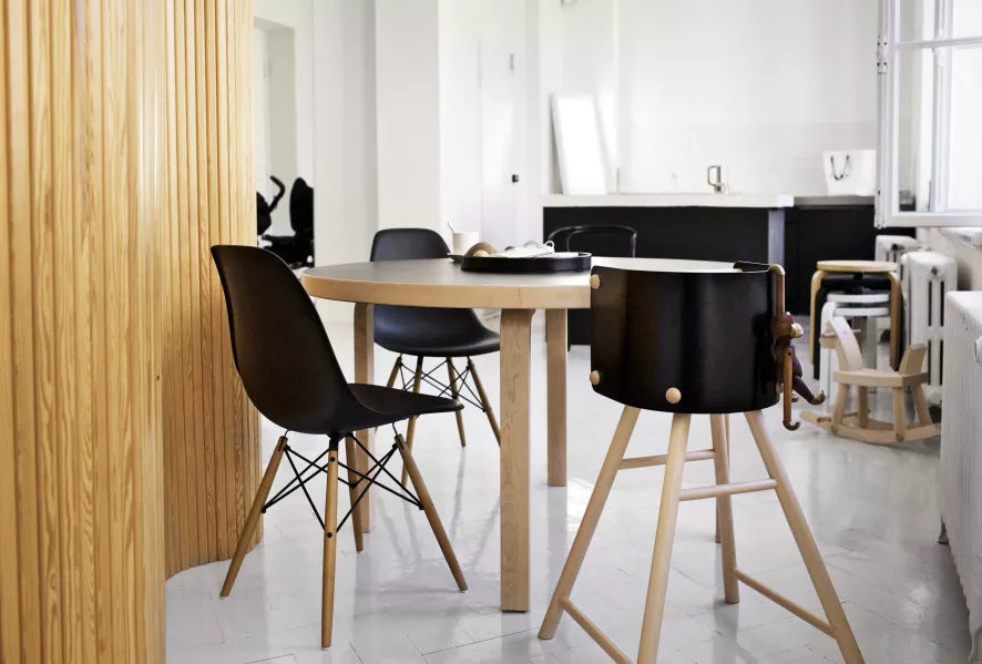 Vitra Eames DSW Stoel Met Essen Onderstel, Forest 7 Vitra Eames DSW Stoel Met Essen Onderstel, Forest - Afbeelding 7
