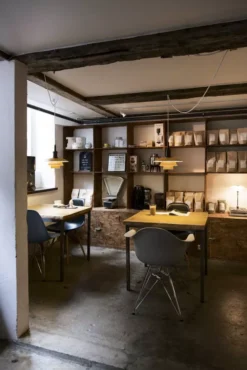 Vitra Eames DSW Stoel Met Essen Onderstel, Diepzwart -Vitra Verkoopwinkel x886x886 vitra eames dsw stoel met essen onderstel6.jpg.pagespeed.ic .MU gW 6J3r