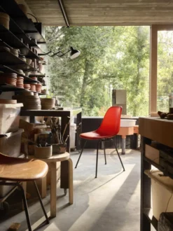 Vitra Eames DSX Fiberglass Stoel Zwart Onderstel, Classic Red 23 Vitra Eames DSX Fiberglass Stoel Zwart Onderstel, Classic Red -Vitra Verkoopwinkel x886x886 vitra eames dsx fiberglass stoel met zwart onderstel3.jpg.pagespeed.ic .I8V7bTRtAt 3