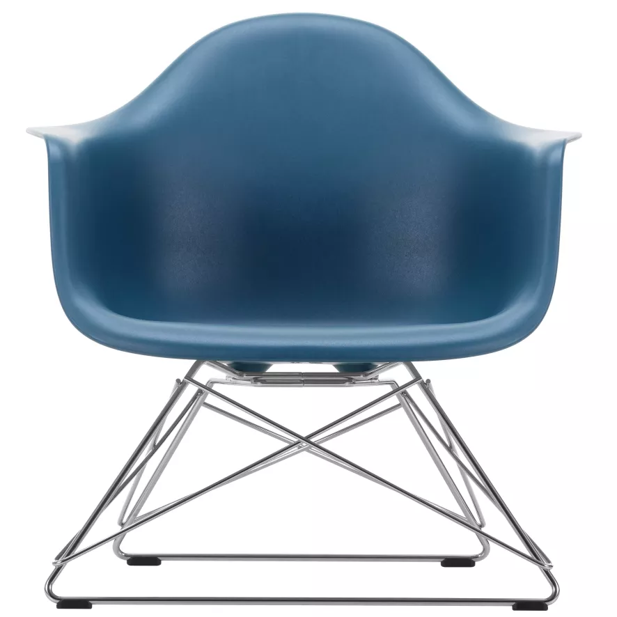 Vitra Eames LAR Loungestoel Verchroomd Onderstel, Zeeblauw 1 Vitra Eames LAR Loungestoel Verchroomd Onderstel, Zeeblauw