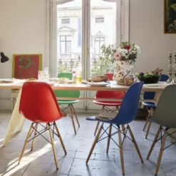 Vitra Eames DSX Stoel Verchroomd Onderstel, Poppy Red 18 Vitra Eames DSX Stoel Verchroomd Onderstel, Poppy Red -Vitra Verkoopwinkel x886x886 vitra eames plastic chairs sfeer 1 2.jpg.pagespeed.ic .s31dfrWi9O 1