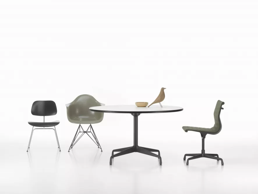 Vitra Eames Segmented Tafel 130cm Massief Geolied Eiken, Zwart 3 Vitra Eames Segmented Tafel 130cm Massief Geolied Eiken, Zwart - Afbeelding 3