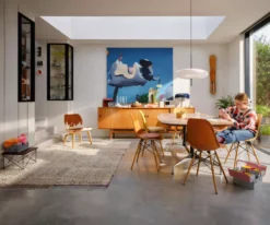 Vitra Eames DSW Fiberglass Stoel Essen Honing, Navy Blue -Vitra Verkoopwinkel x886x886 vitra home stories for winter huis 1.jpg.pagespeed.ic .NRVW2aRM3O