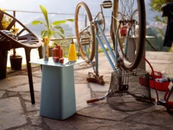 Vitra Metal Side Table Bijzettafel Outdoor Groot Ijsgrijs 16 Vitra Metal Side Table Bijzettafel Outdoor Groot Ijsgrijs -Vitra Verkoopwinkel x886x886 vitra metal side table tuintafel sfeer.jpg.pagespeed.ic .8WmahzUbxp 4