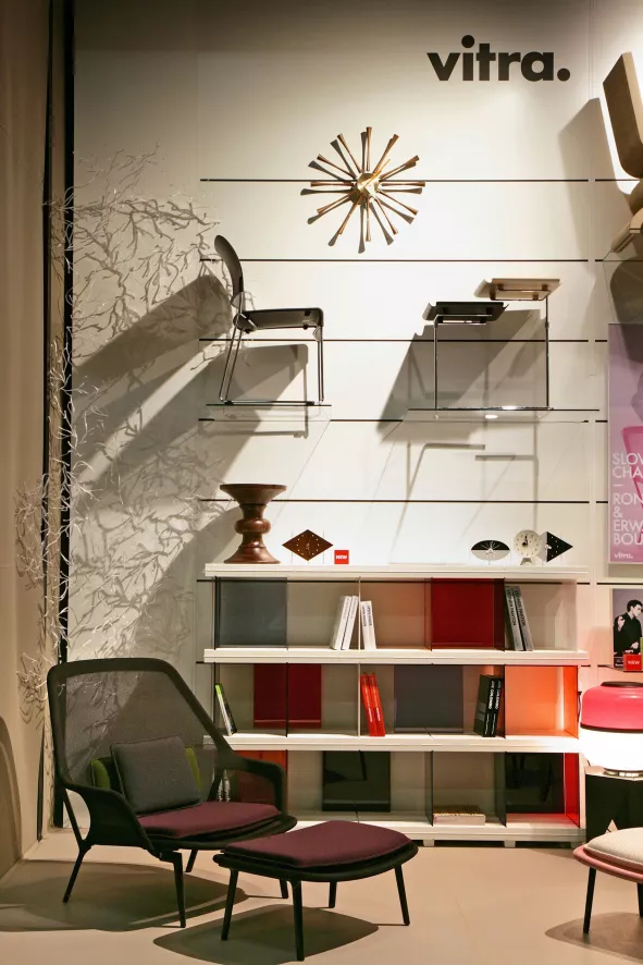 Vitra Slow Chair Met Ottoman Loungestoel Bruin / Poedercoating Aubergine 11 Vitra Slow Chair Met Ottoman Loungestoel Bruin / Poedercoating Aubergine - Afbeelding 11