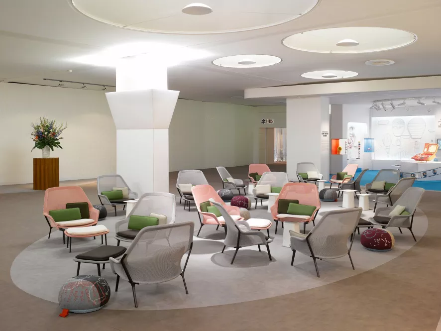 Vitra Slow Chair Met Ottoman Loungestoel Bruin / Poedercoating Aubergine 6 Vitra Slow Chair Met Ottoman Loungestoel Bruin / Poedercoating Aubergine - Afbeelding 6