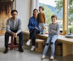 Vitra Chap Kruk Diepzwart 19 Vitra Chap Kruk Diepzwart -Vitra Verkoopwinkel x886x886 woontrends vitra wintertrends2022 8.jpg.pagespeed.ic .MeYcCZuCC7 2